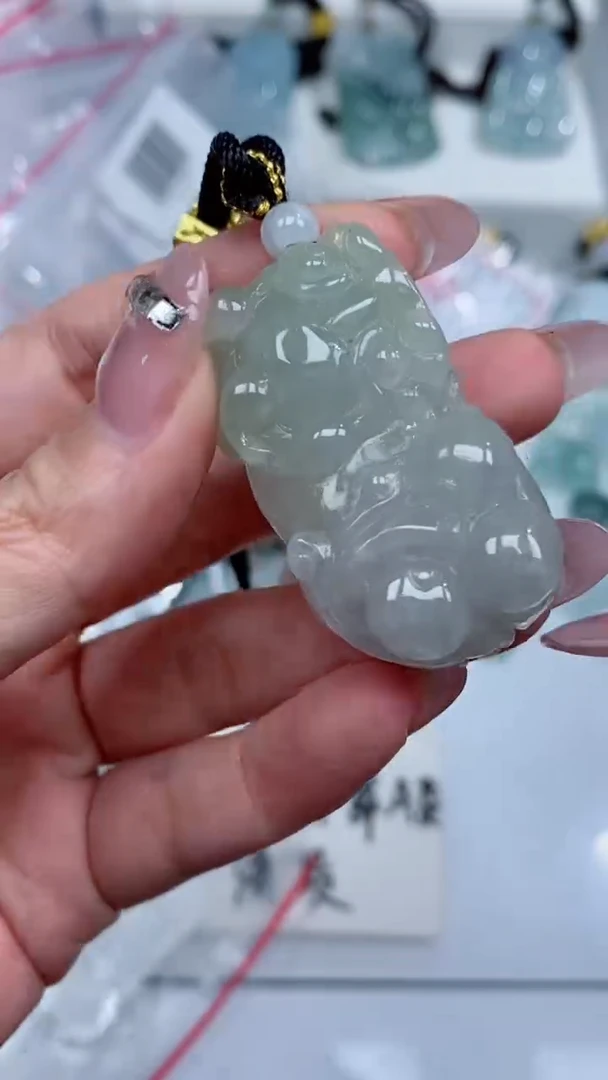 颈饰未镶嵌翡翠吊坠