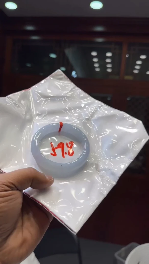 翡翠手镯未镶嵌手镯