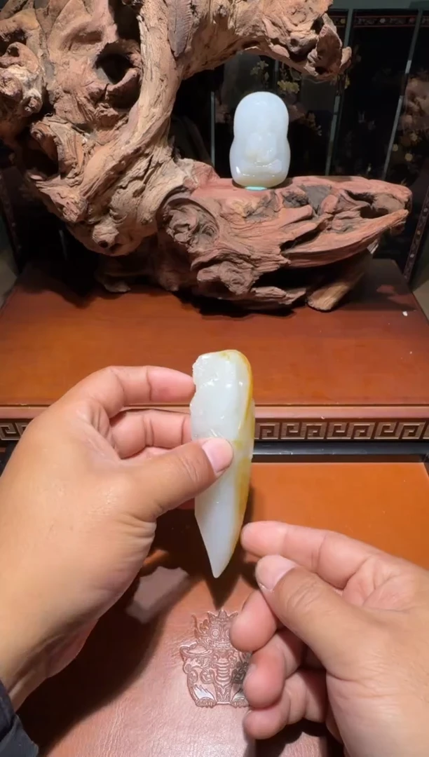 颈饰未镶嵌和田玉关公