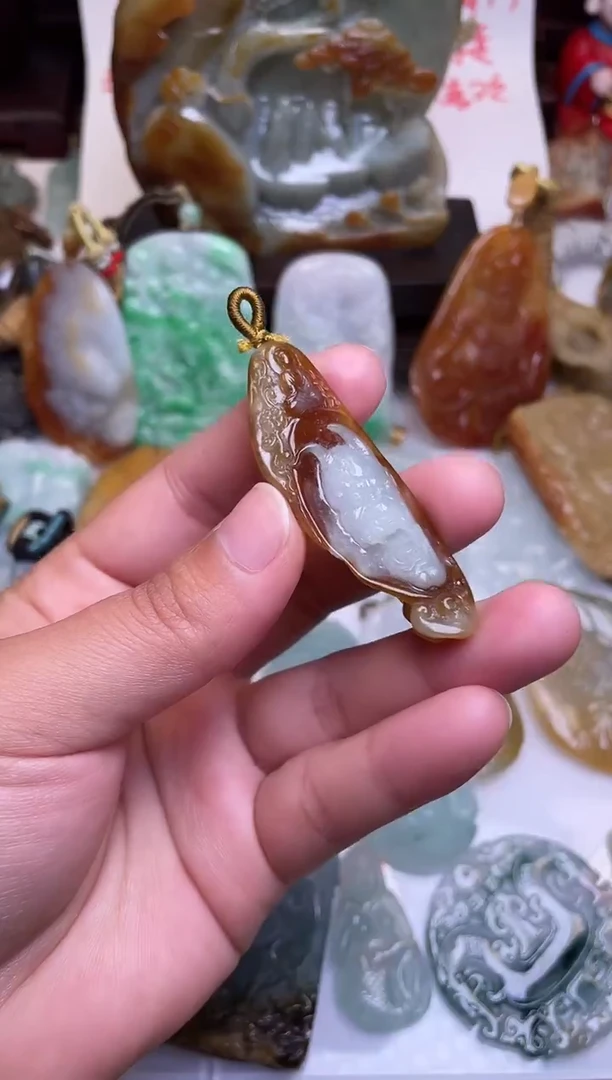 颈饰未镶嵌翡翠龙