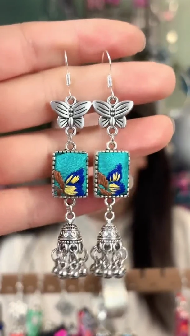 彩云南阁非遗老绣饰品666*