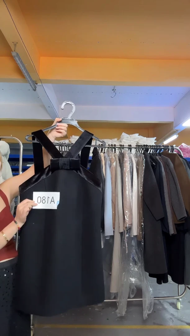 A180黑色礼服吊带均码