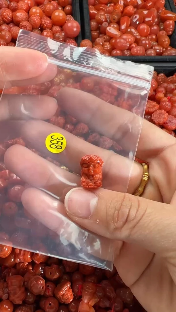 【闪购商品】南红玛瑙颈饰未镶嵌1