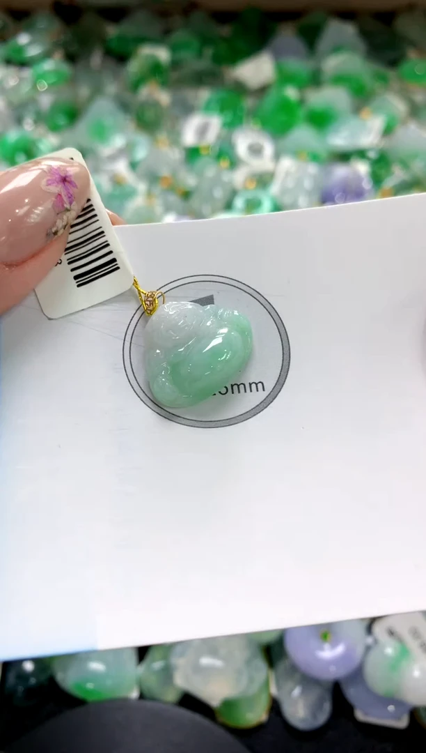 翡翠18K金镶嵌颈饰1111111111111111