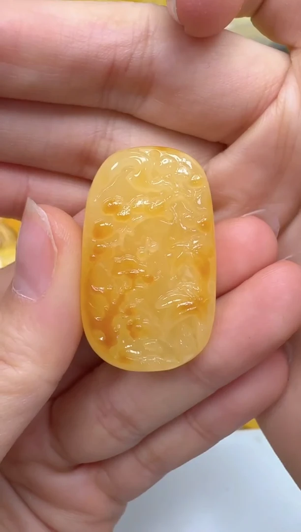 裸石琥珀未镶嵌如图