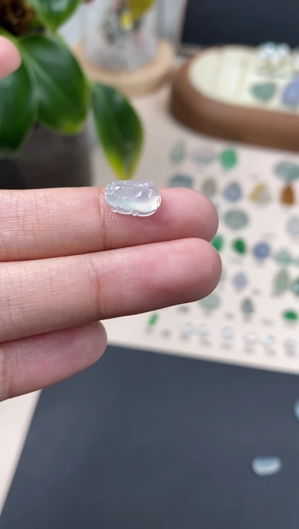 【闪购商品】翡翠颈饰未镶嵌翡翠冰种裸石