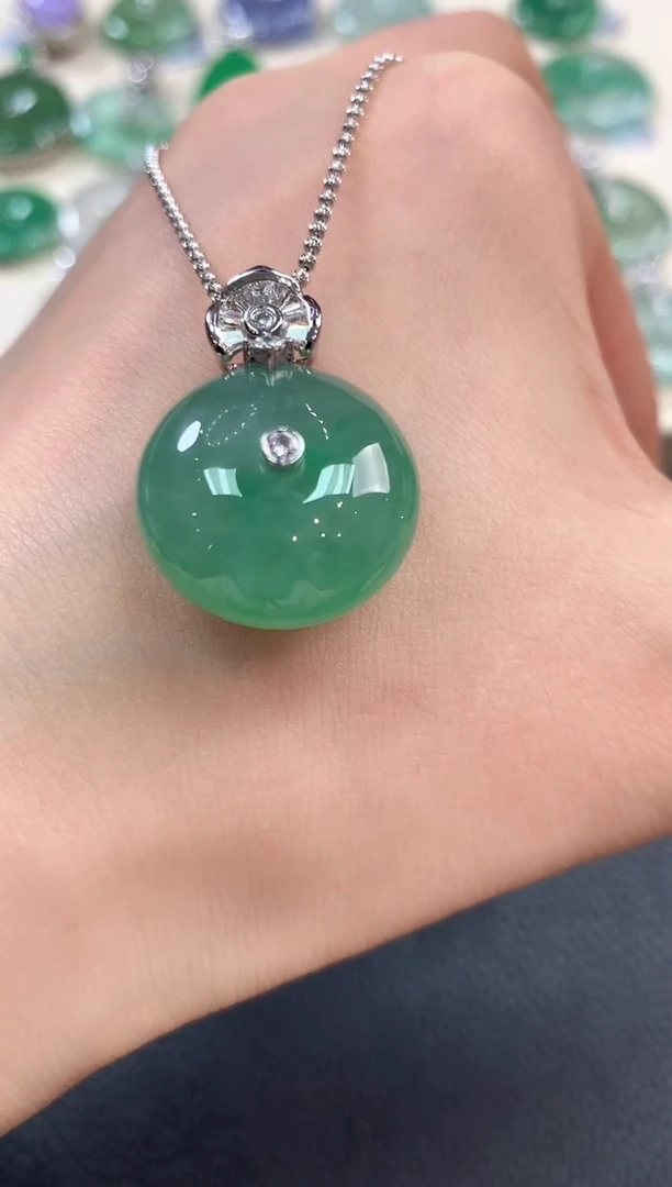 【闪购商品】翡翠吊坠(不含链)18K金镶嵌b62多样性一件发货