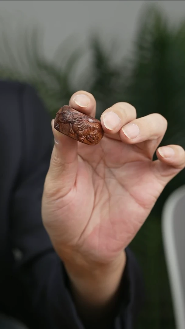 黄花梨/降香黄檀把件黄花梨  虎扳指 2.1
