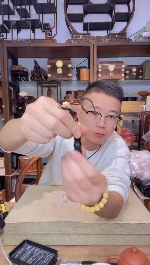 乌木类书架808紫光檀花瓶小挂件+竹节手把件