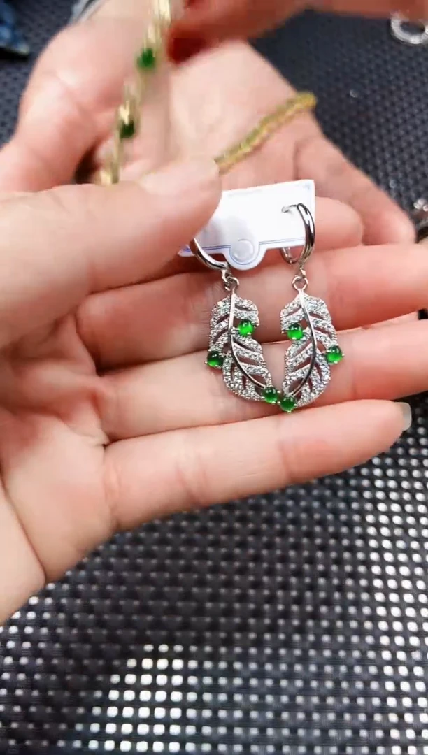 【闪购商品】翡翠耳饰未镶嵌111111111