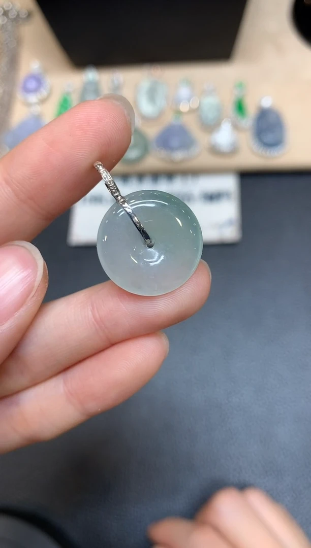 【闪购商品】翡翠颈饰18K金镶嵌平安扣【无服务费多样性发其一