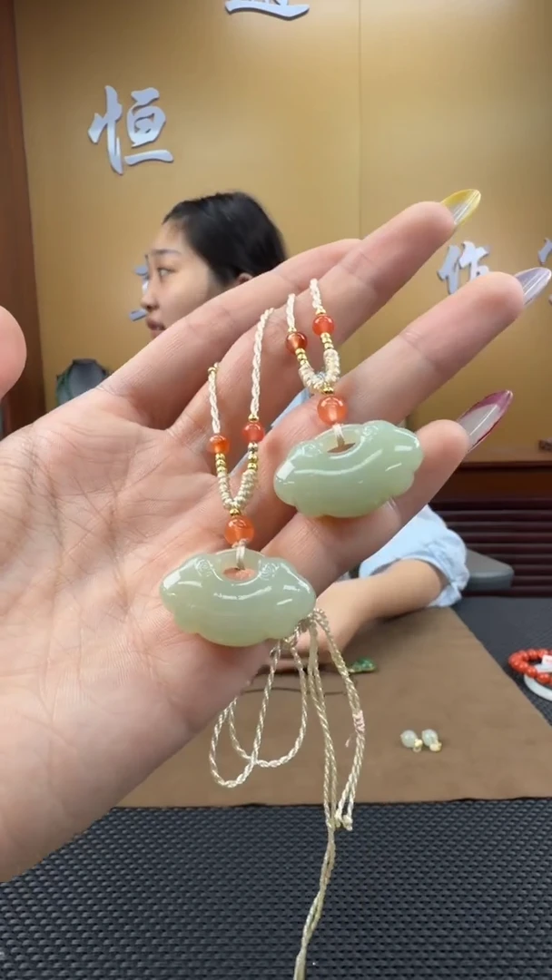 颈饰未镶嵌和田玉挂件（多样性发一）