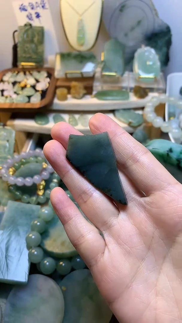 未镶嵌挂件翡翠缅甸A货翡翠,没有运费险,有纹有裂