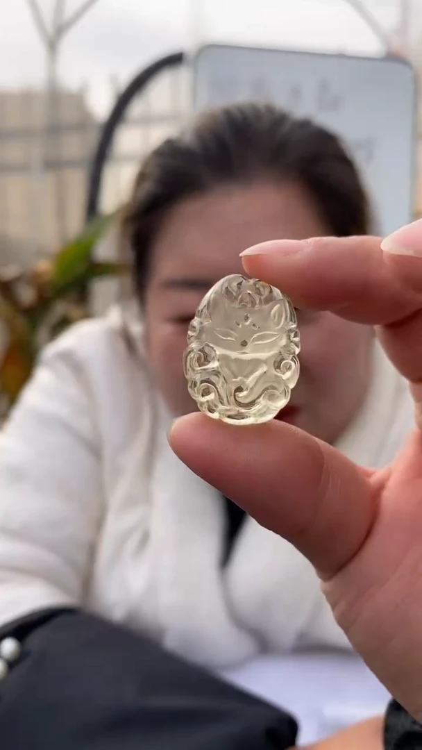 【闪购商品】黄晶吊坠未镶嵌黄水晶狐牌D271