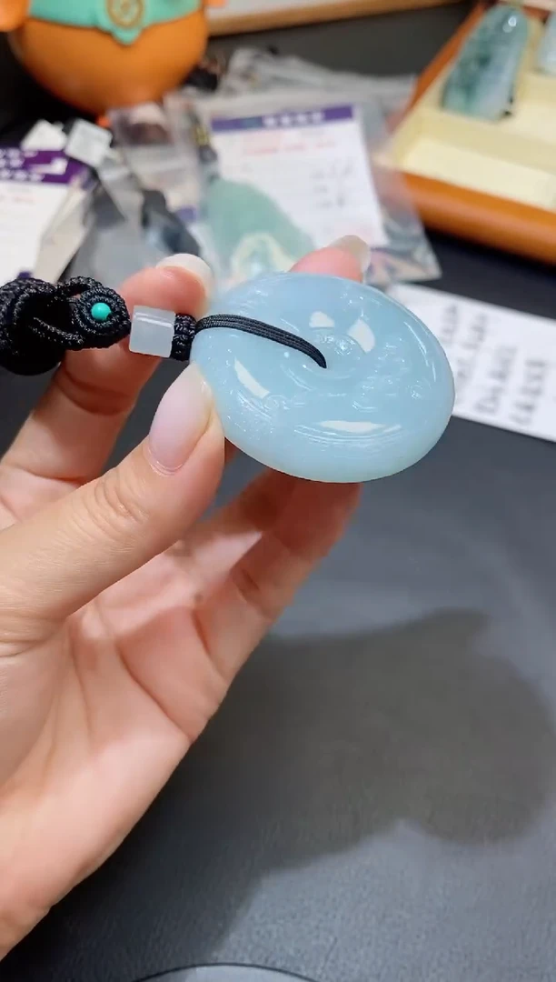 翡翠未镶嵌颈饰缅甸天然翡翠