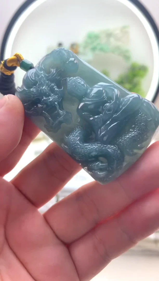 颈饰未镶嵌翡翠大日如来