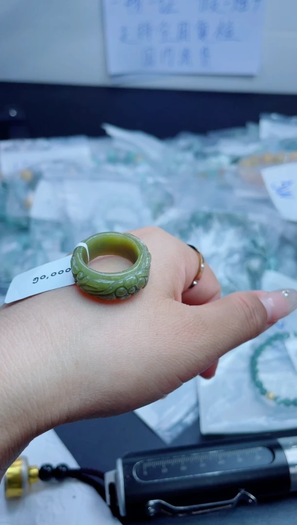 翡翠戒指未镶嵌戒圈