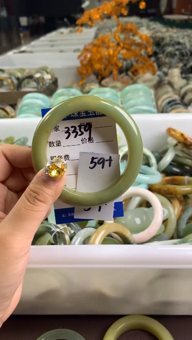 【闪购商品】蛇纹石玉手镯未镶嵌3359