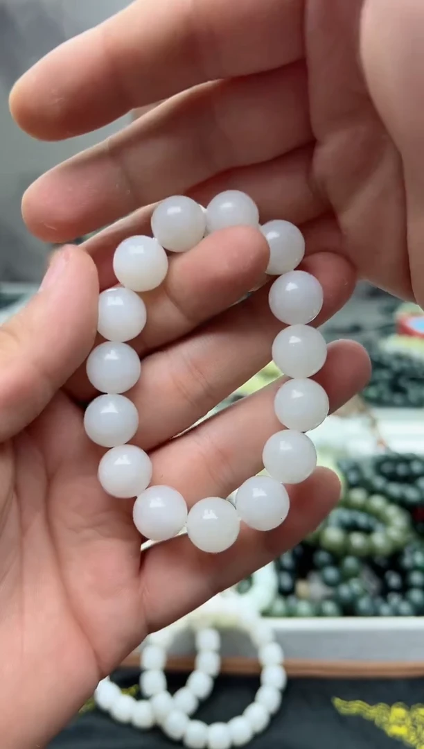 手串未镶嵌和田玉黑山料14有瑕疵