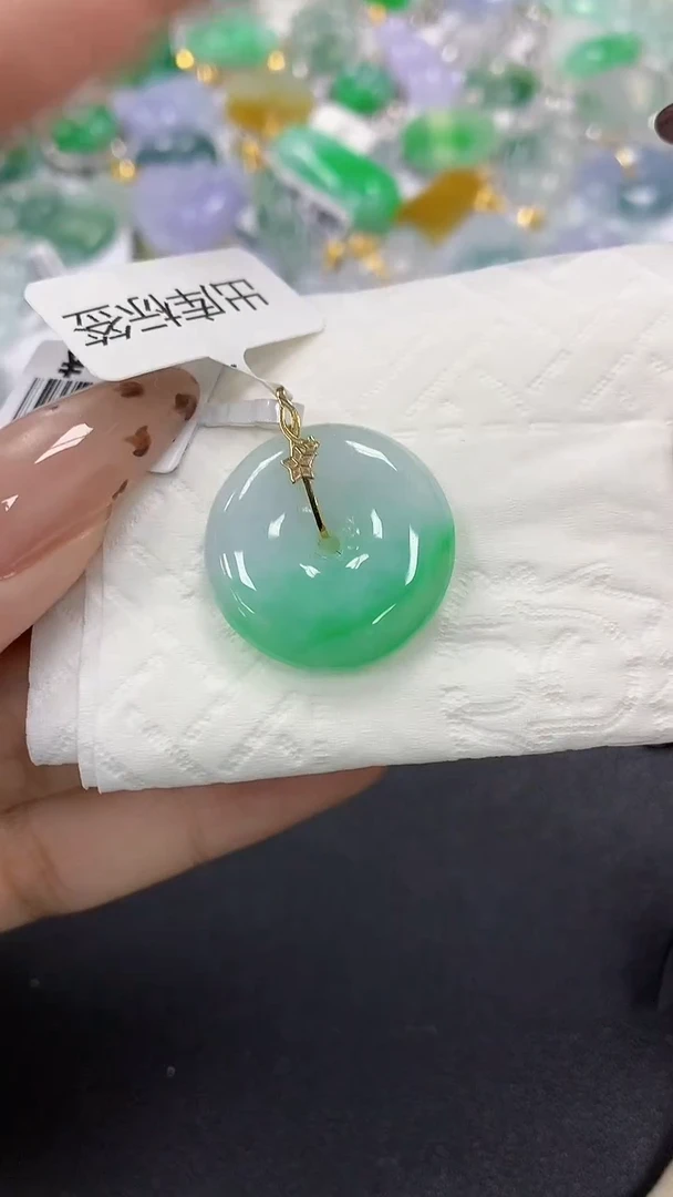 颈饰18K金镶嵌翡翠a货假一赔三支持复检百元上9元证书费自理