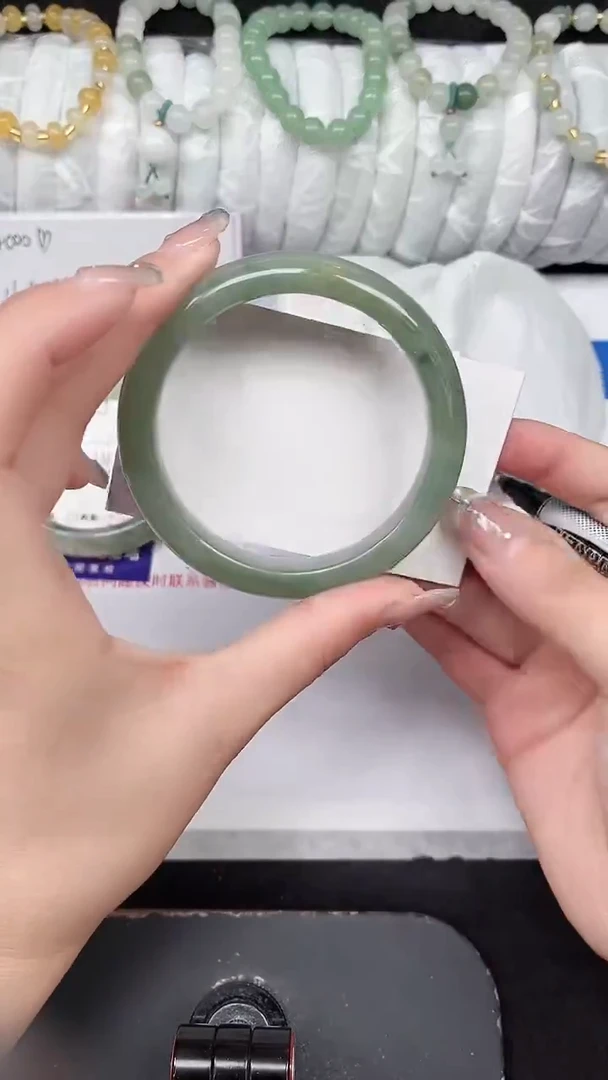 未镶嵌手镯石英质玉64-58/59