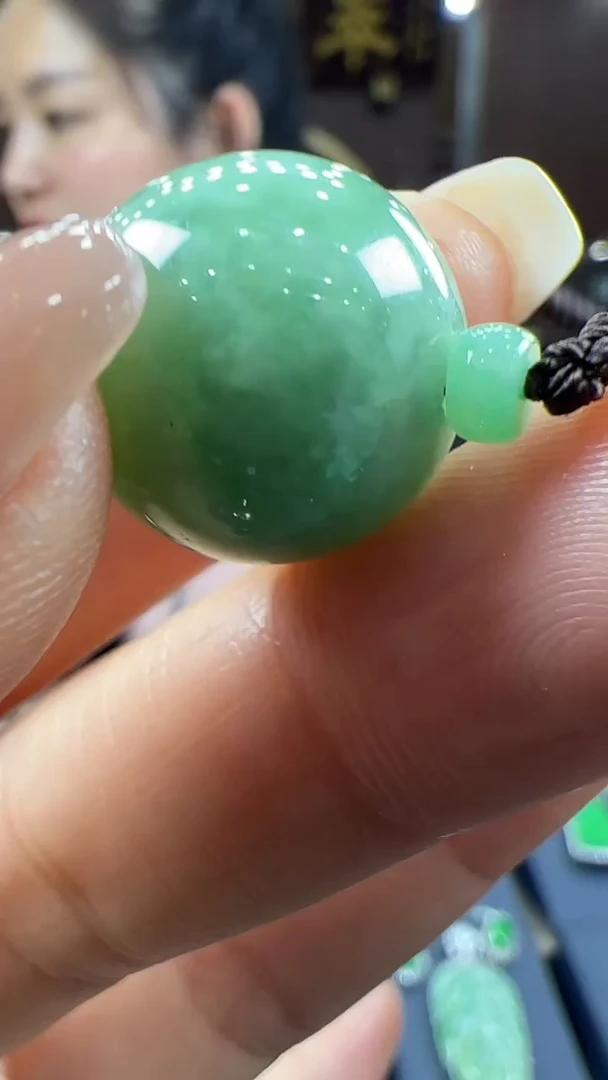 【闪购商品】翡翠挂件未镶嵌圆珠吊坠