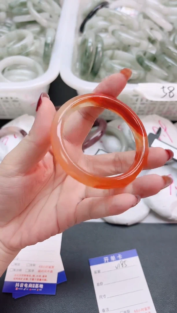 未镶嵌手镯石英质玉（金丝玉）V185-54.3