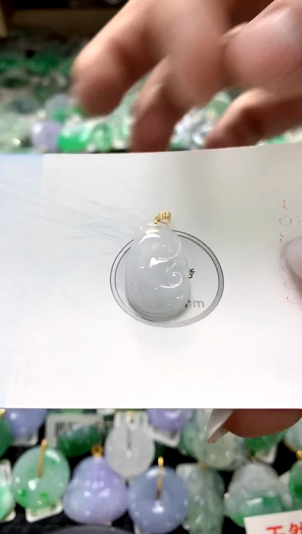 颈饰18K金镶嵌翡翠1111111111111111