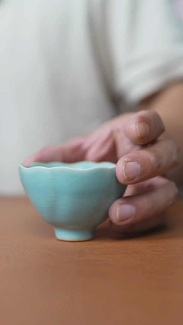 瓷片仿古天青花口杯瑕