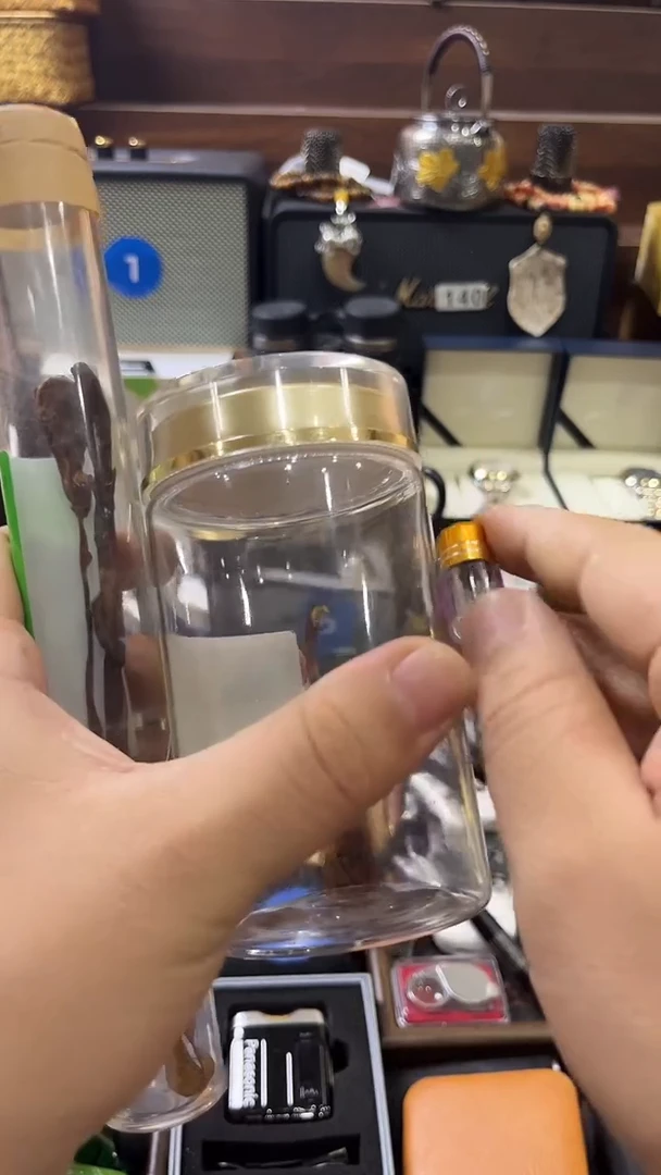 瓷片闪购商品 如图所示