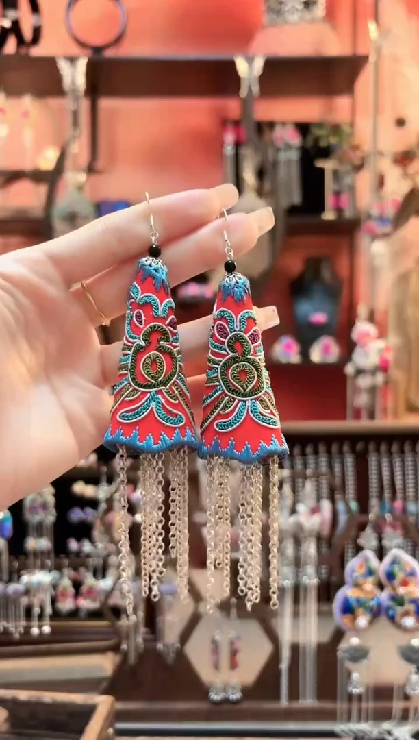 织绣云织谣民族风精美饰品   151