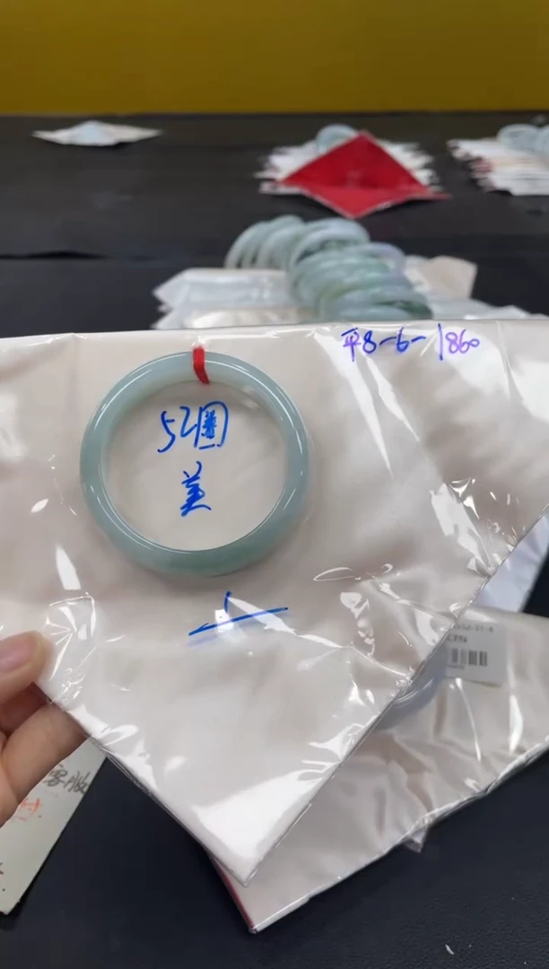 未镶嵌手镯翡翠翡翠手镯
