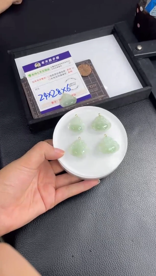 【闪购商品】翡翠挂件18K金镶嵌佛公FL19配绳/多样性发其一CP