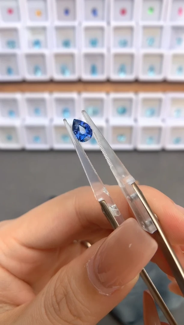 未镶嵌裸石定制蓝宝石1.08ct 无烧矢车菊