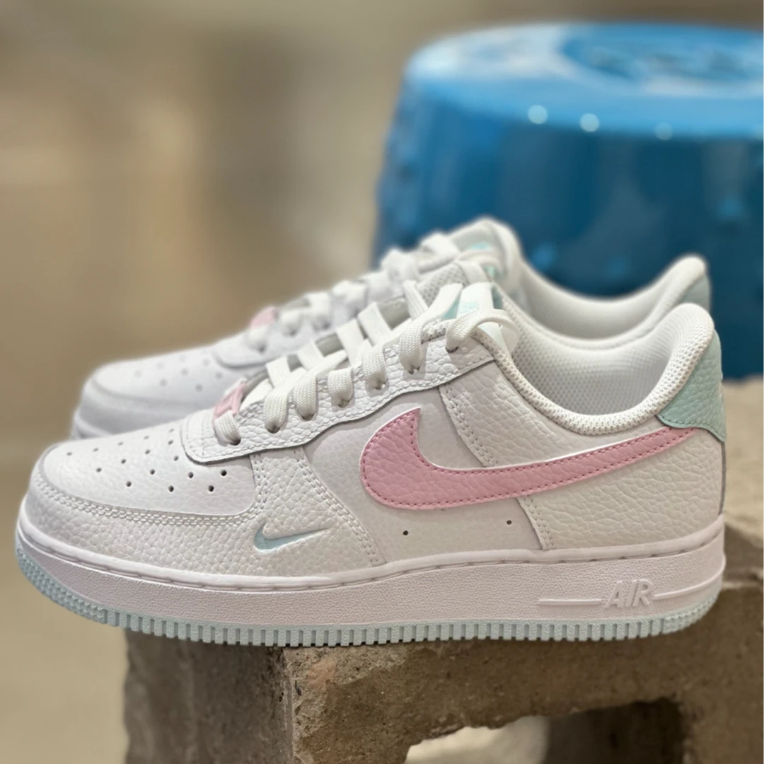 Nike AIR FORCE 1舒适百搭防滑耐磨低帮板鞋女款白粉色IH0640161