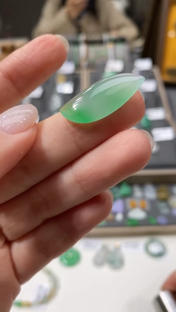 颈饰未镶嵌翡翠福瓜