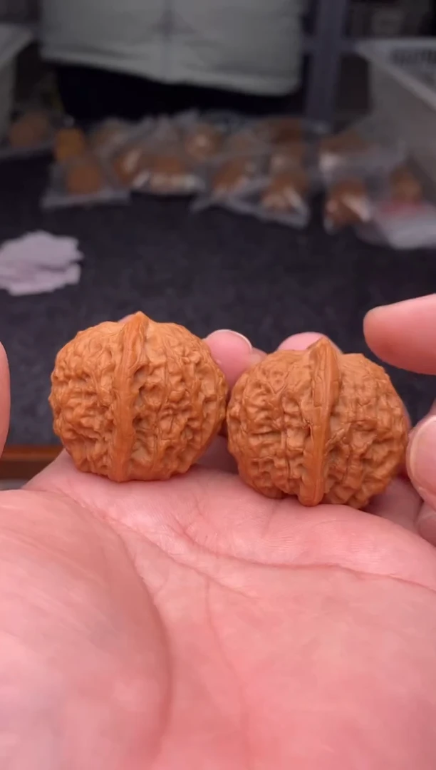 把件文玩核桃b223号35尺血麒麟