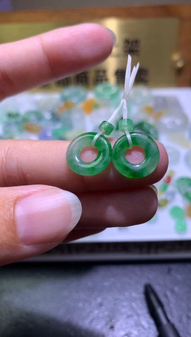定制翡翠未镶嵌毛货