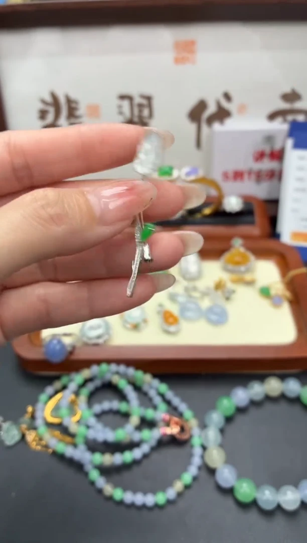 吊坠(不含链)18K金镶嵌翡翠一*A货翡翠1219