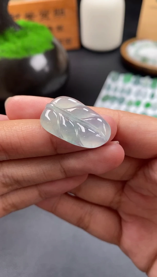 颈饰未镶嵌翡翠翡翠冰种叶子