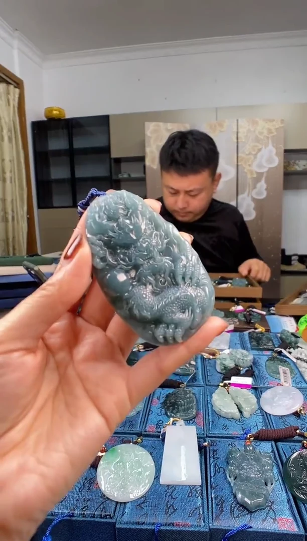 颈饰未镶嵌翡翠多样性发其一