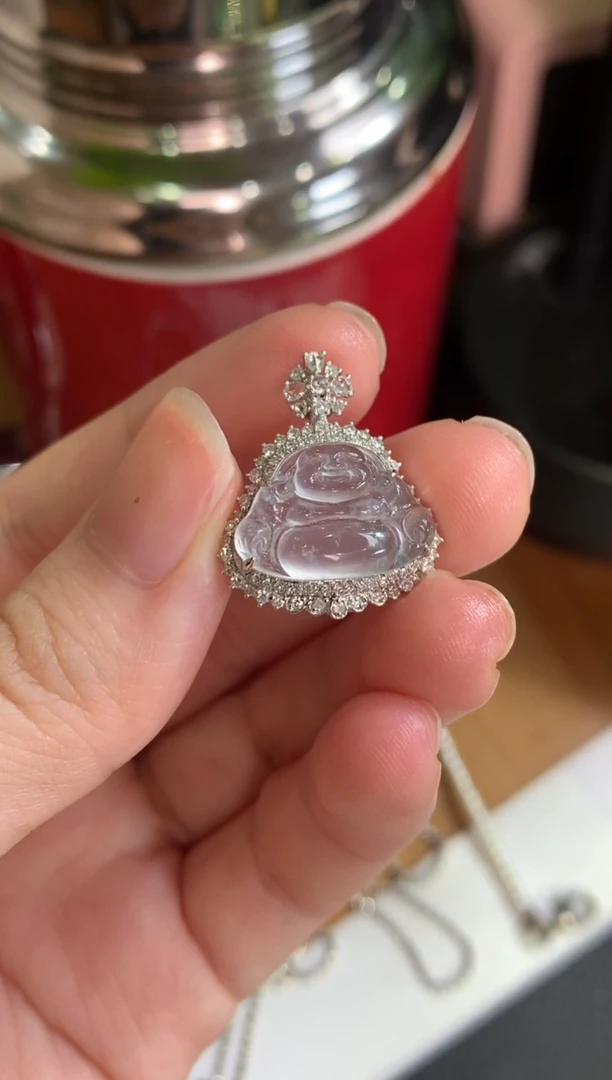 翡翠18K金镶嵌颈饰佛公