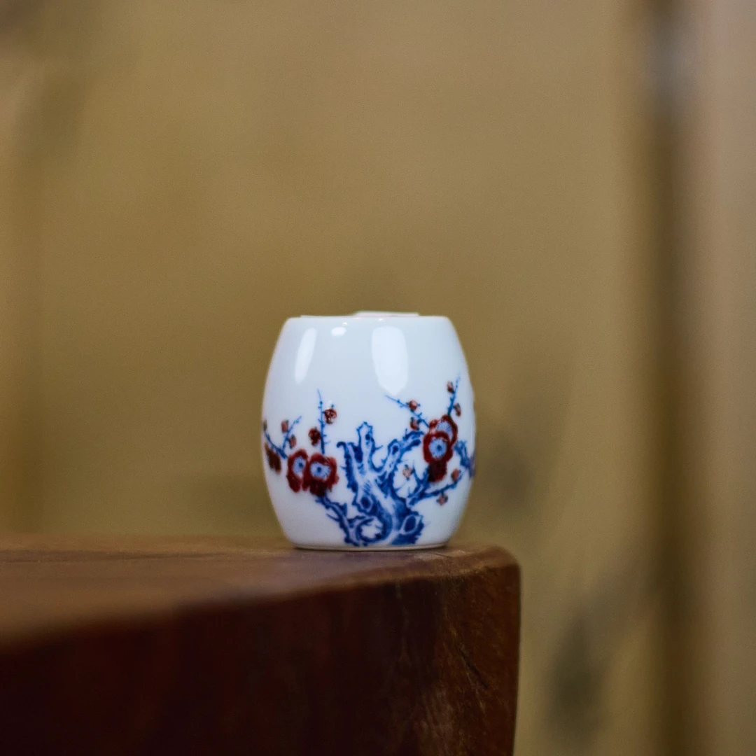 华山拙隐·青花釉里红梅花盖置景德镇陶瓷手工手绘茶器茶具