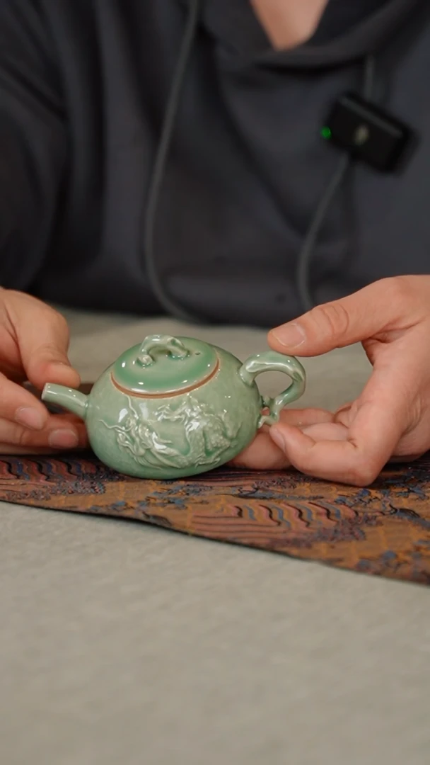 【闪购商品】276-10泥绘龙形壶（俊傑）