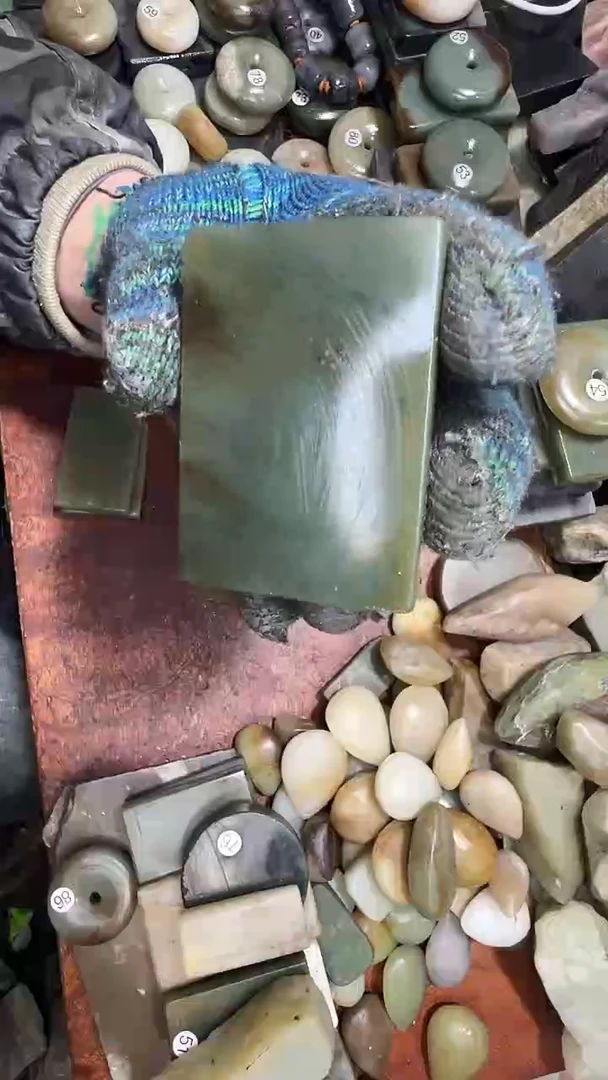 未镶嵌和田玉珠宝半成品1