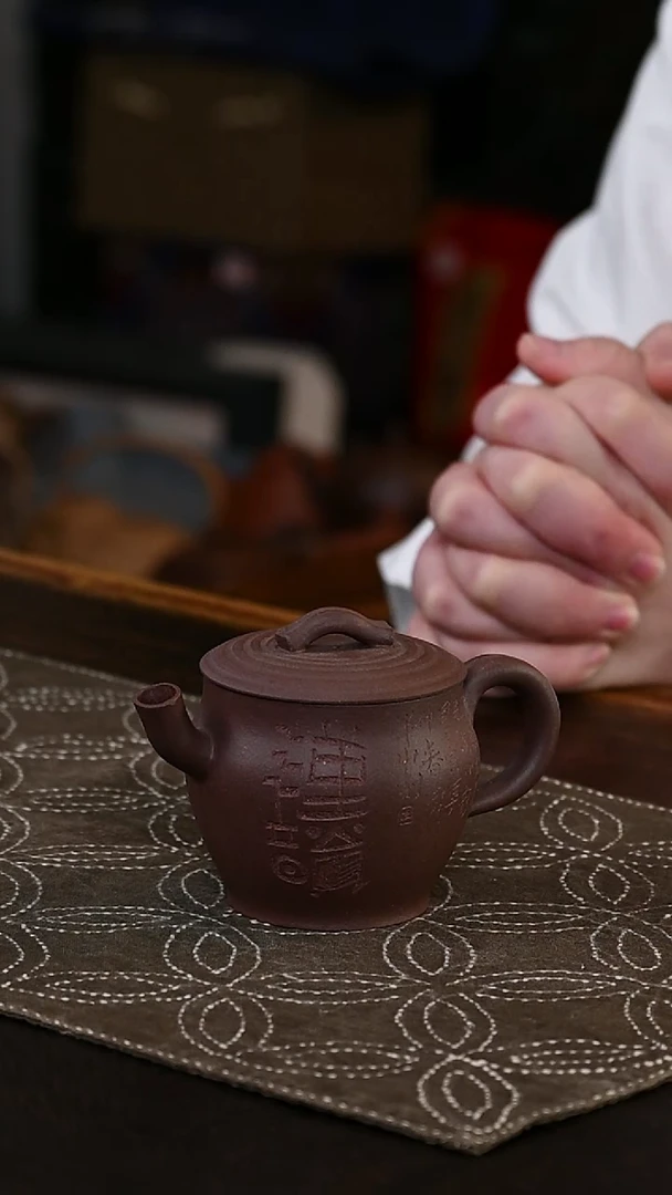 【闪购商品】紫砂茶壶刻绘--汉韵壶