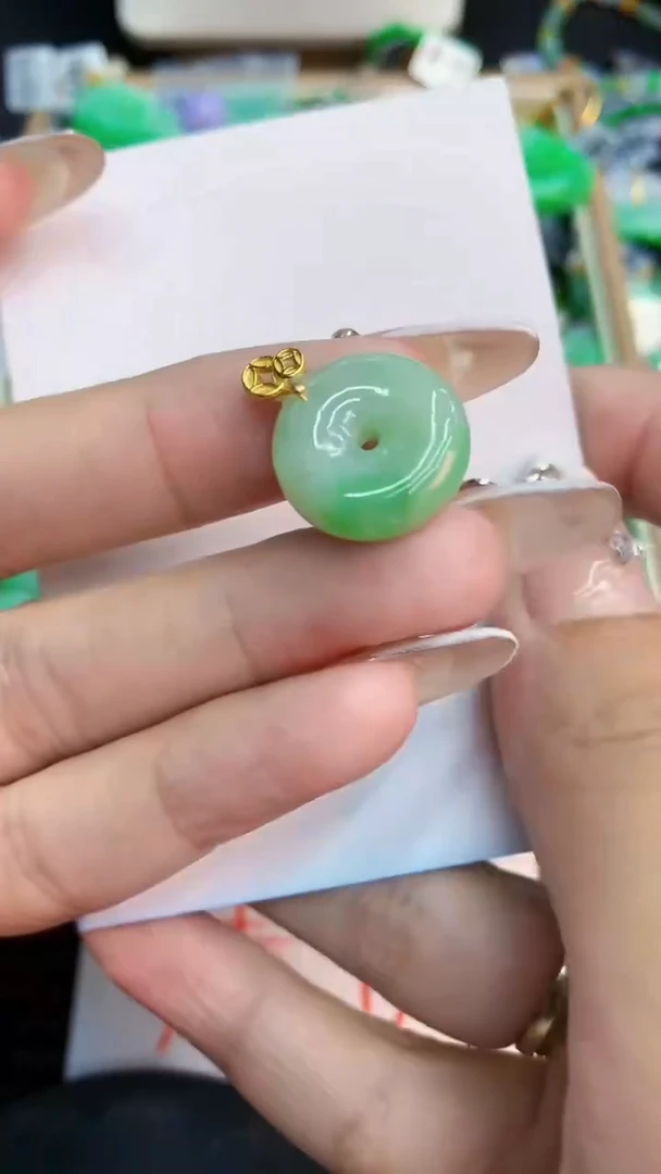 翡翠未镶嵌吊坠(不含链)1