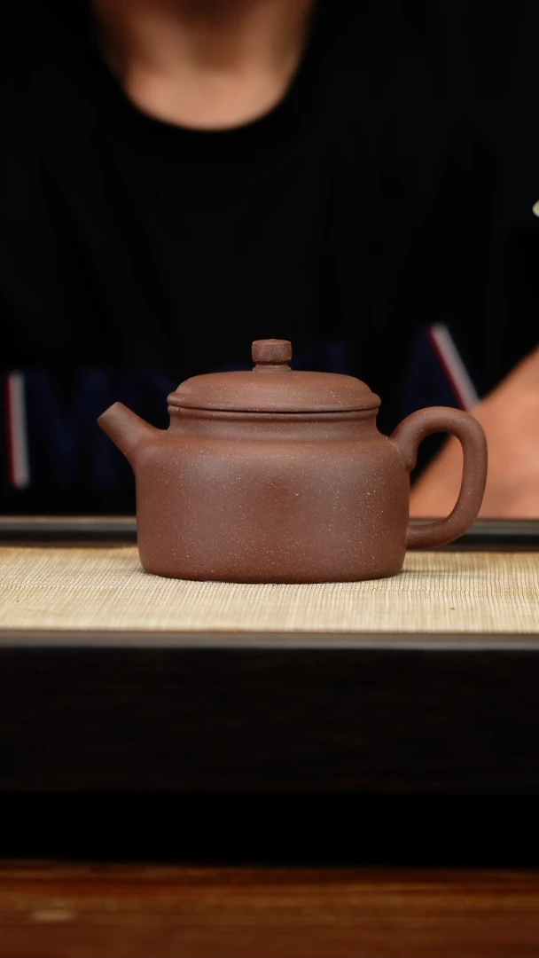 茶壶紫砂紫泥德中