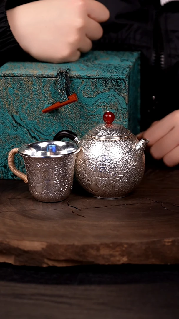 【闪购商品】葫芦龙蛋银壶+配1牡丹银主人杯