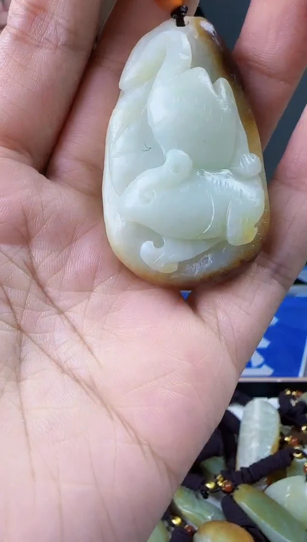 和田玉未镶嵌颈饰1